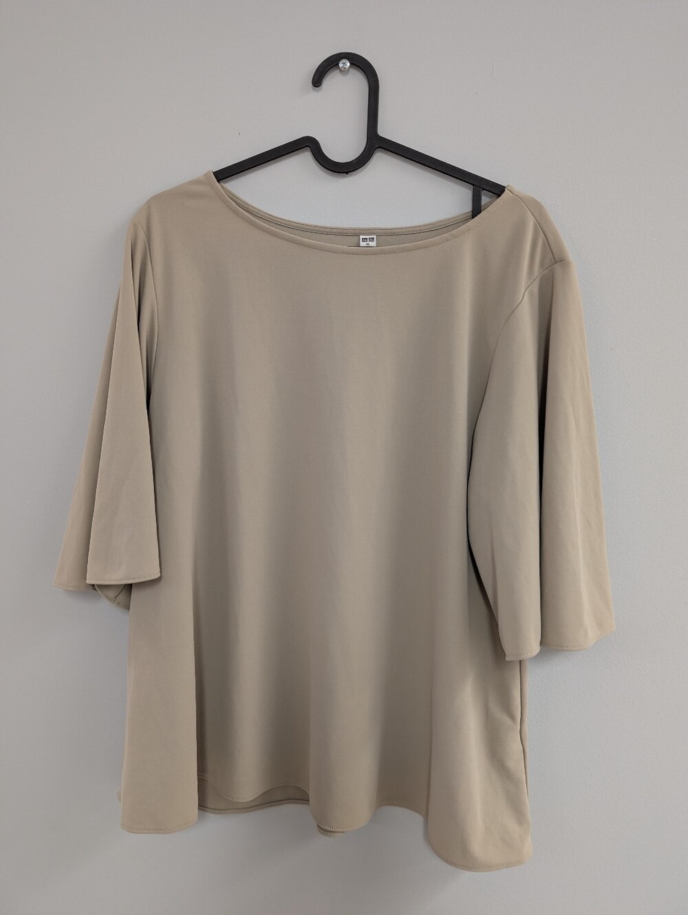 Uniqlo Beige Boatneck Elbow-Sleeve - Japan Size XL (Fits like US L)